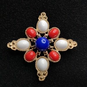 Lovely Sarah Coventry Brooch with Red White and Blue "Stones" Gold Tone Canada